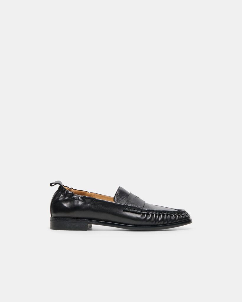 Dolce Vita Ramzie Loafers in Black Leather