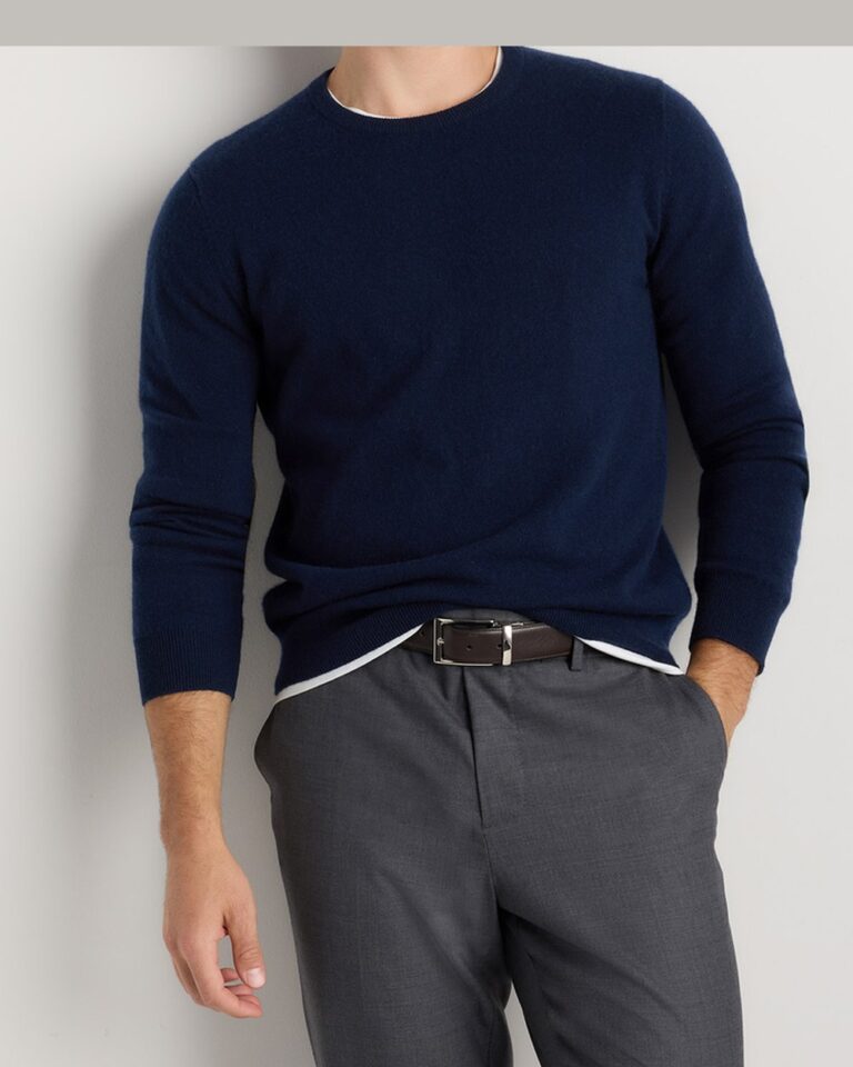 Quince Mongolian Cashmere Crewneck Sweater in True Navy