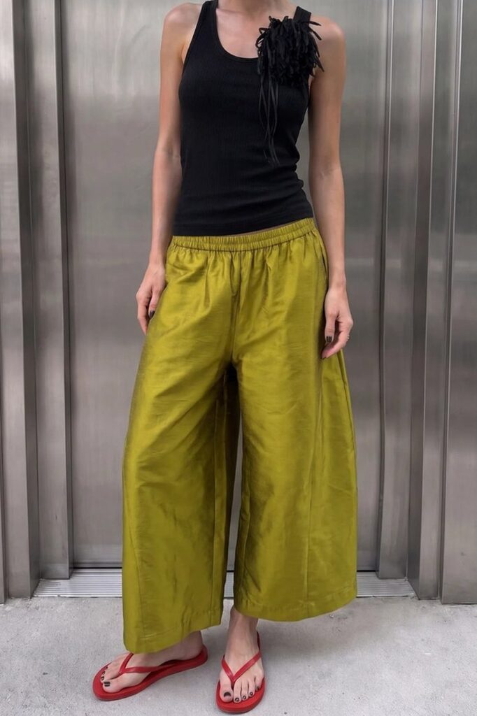Simonett Taffeta Balloon-Leg Cropped Trouser in Chartreuse