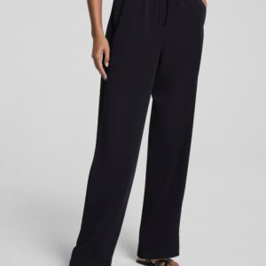 Spanx SPANX CarryOn Straight Leg Pant in Classic Black