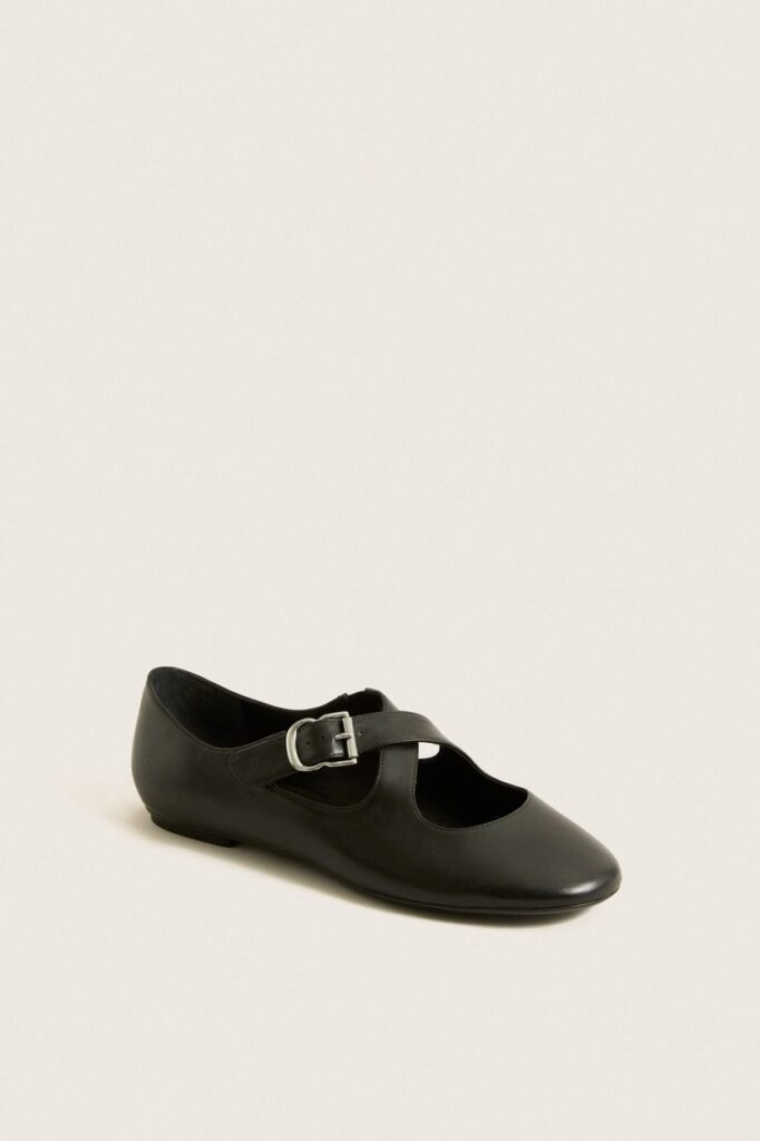 Tnuck Molly Strappy Flats in Black